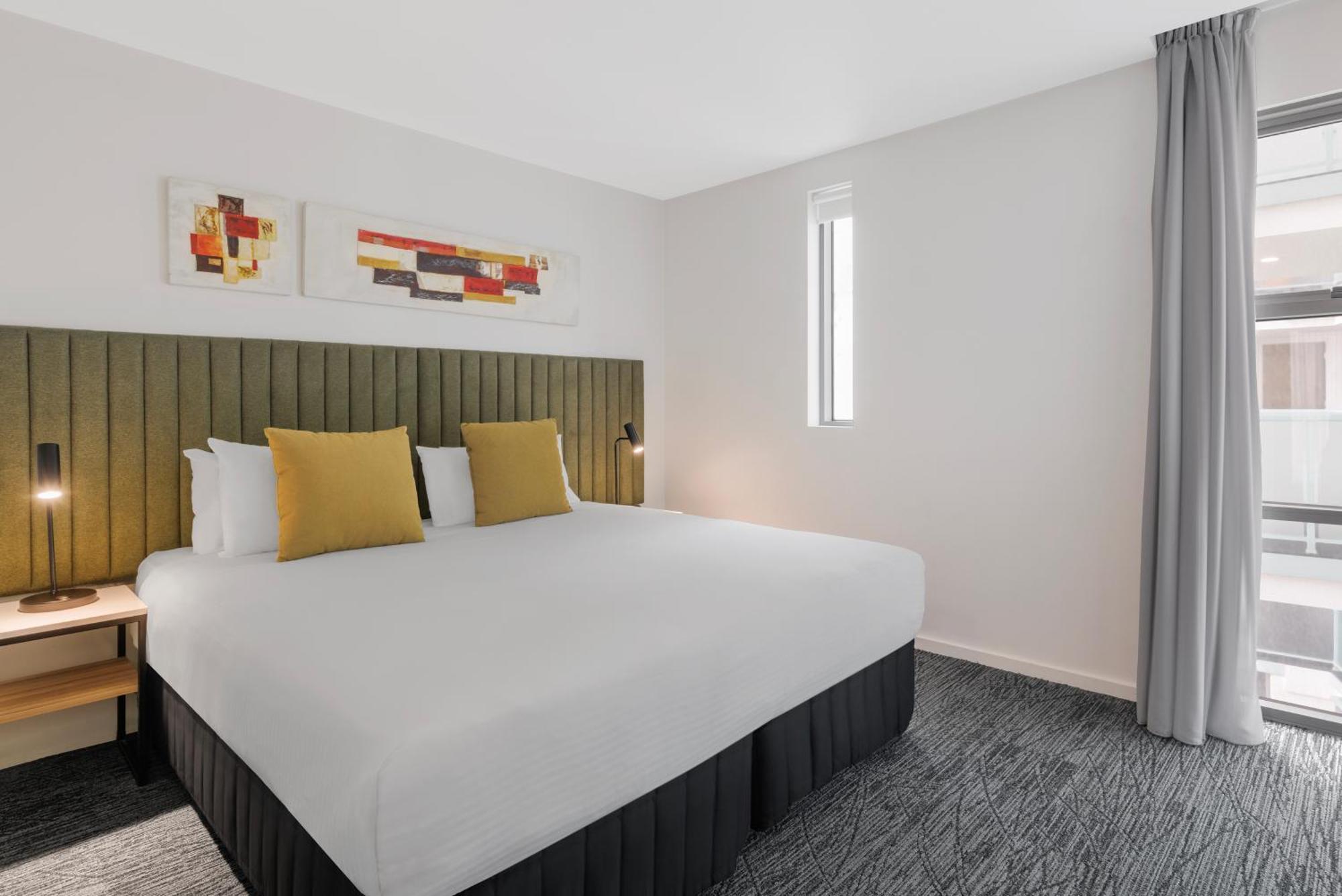 Quest 4* Caroline Springs